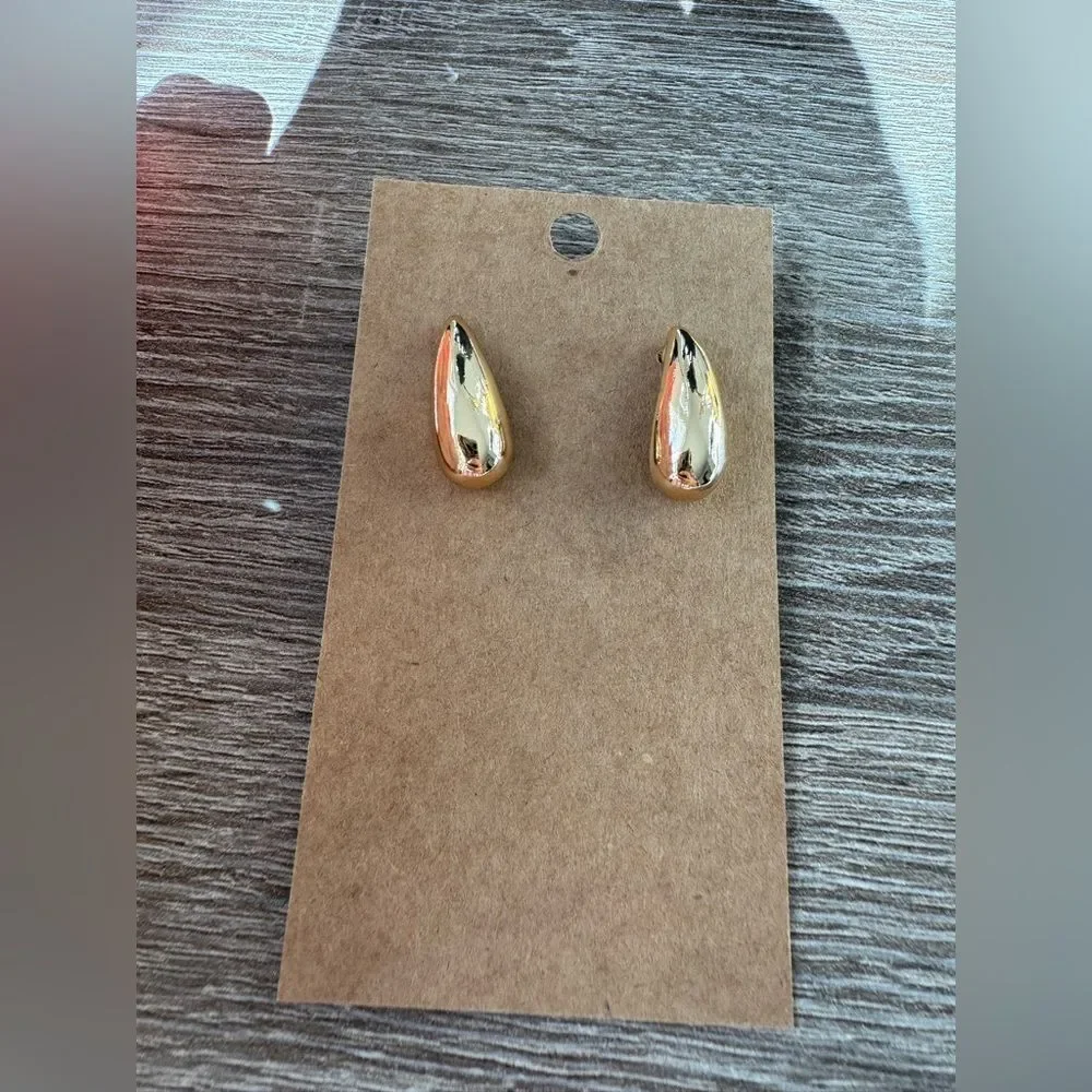 Gold Teardrop Earrings A1518